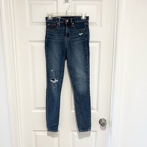 Gap Women's Blue Distressed Skinny Jeans Size 25/0 R